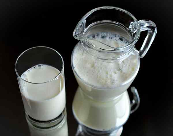 Différence entre le lait à crème complet et le lait entier