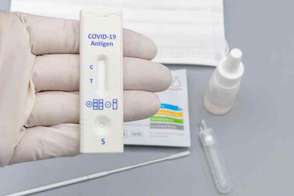 Différence entre le test rapide et PCR