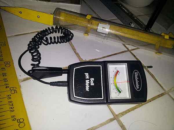 Apakah perbezaan antara meter pH dan meter kekonduksian