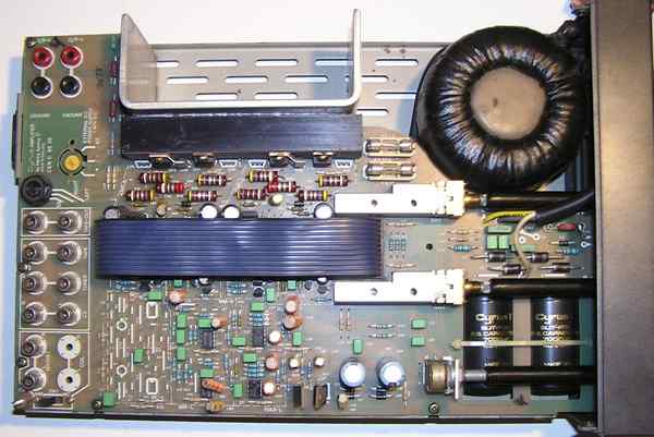 Différence entre amplificateur et oscillateur