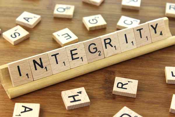 Perbezaan antara integriti dan maruah