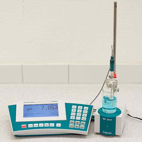 Perbedaan antara pH meter dan potensiometer