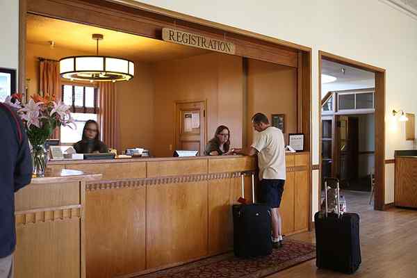 Différence entre la réservation et l'enregistrement dans l'hôtel