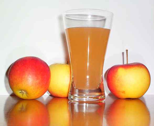 Perbezaan antara jus epal dan cider epal