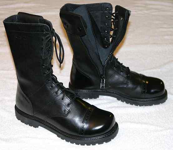 Perbezaan antara boot dan kasut