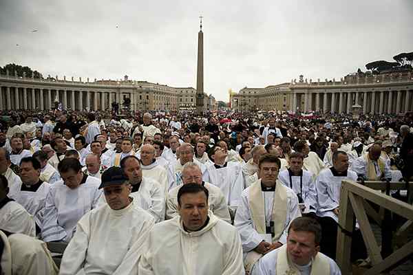 Diferencia entre canonización y beatificación