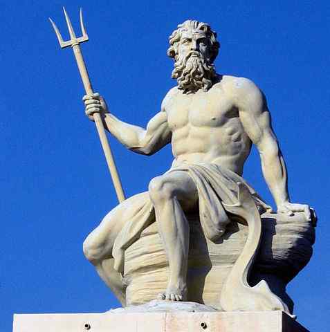 Perbezaan antara tuhan -tuhan Yunani dan tuhan -tuhan Rom