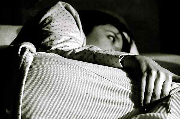 Perbedaan antara insomnia dan apnea tidur