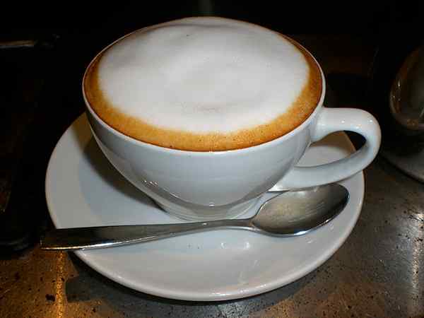 Perbezaan antara latte dan cappuccino