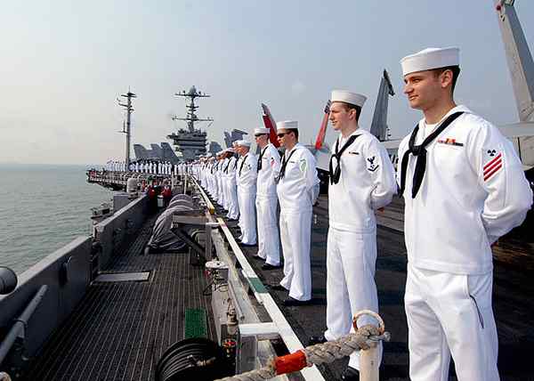 Diferencia entre la marina y los marines