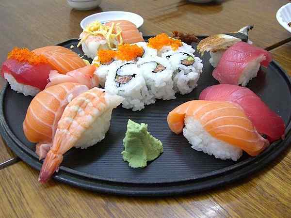 Perbedaan antara sushi dan maki