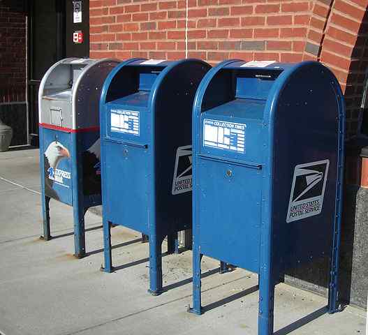 Unterschied zwischen USPS Express und Priority Mail
